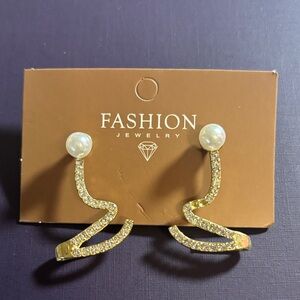 Fashion Jewelry Gold and Pearl Earrings